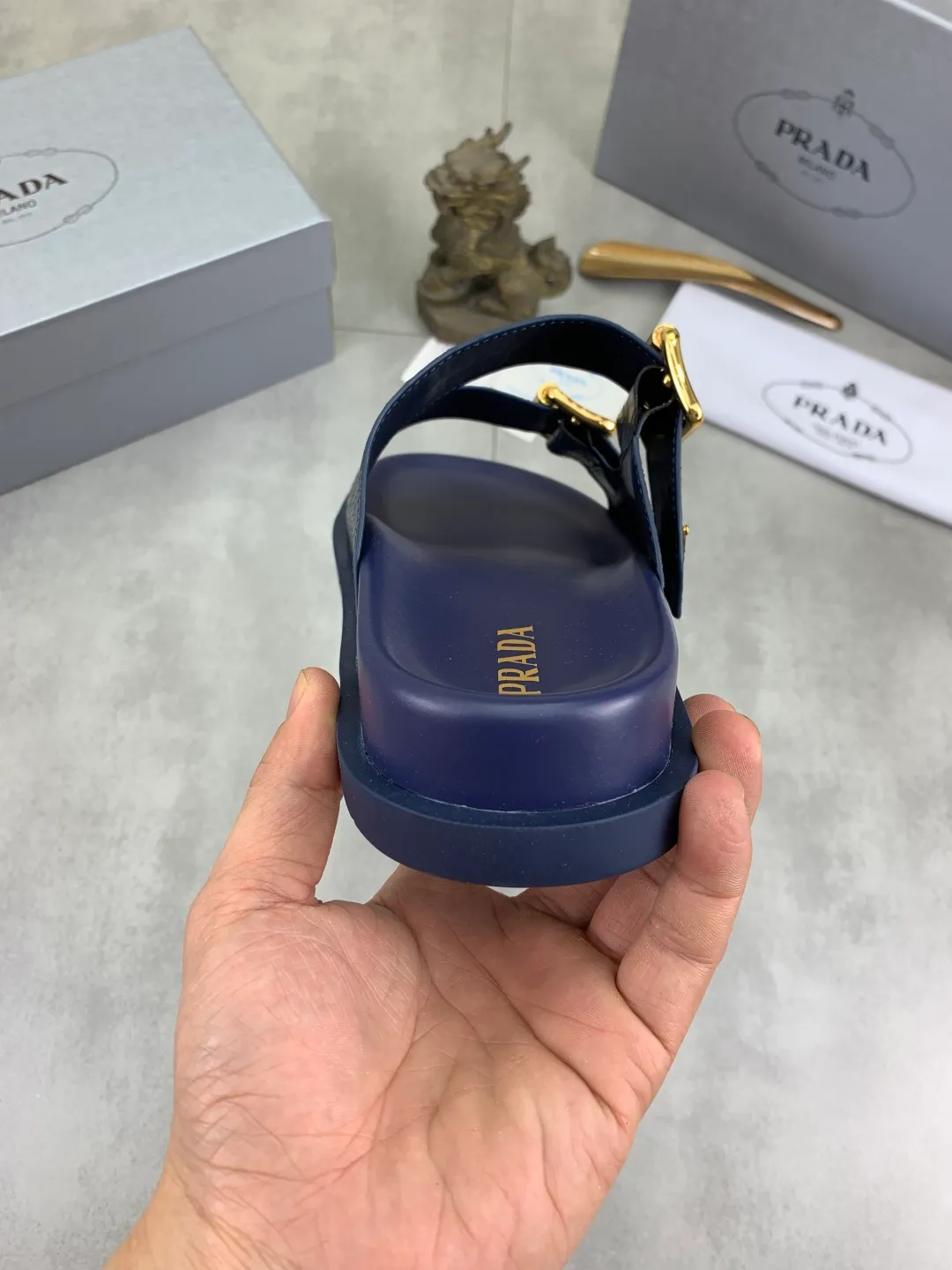 Men's shoes 💰P340💰【New style】🎁🎁🎁 PRADA Prada's new casual slippers, original official website, perfect workmanship, transmitting a kind of noble luxury, sublimating its definition of luxury in Prada's high-end extraordinary craftsmanship. Original combination outsole, code number: 38-44 (45 customized) Multiple colors 🉑️ to choose from